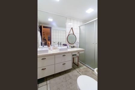 Apartamento à venda com 150m², 3 quartos e 2 vagasBanheiro da Suíte 3