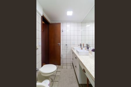 Apartamento à venda com 150m², 3 quartos e 2 vagasBanheiro da Suíte 3