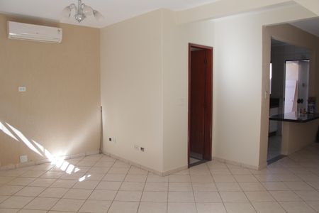 Casa de condomínio à venda com 184m², 3 quartos e 3 vagasSala