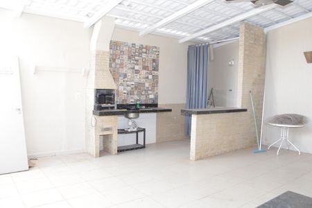 Casa de condomínio à venda com 184m², 3 quartos e 3 vagasVaranda Churrasqueira 