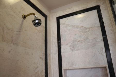 Apartamento à venda com 216m², 2 quartos e 3 vagasBanheiro da Suíte master