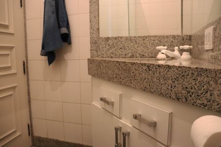 Apartamento à venda com 216m², 2 quartos e 3 vagasBanheiro de serviço