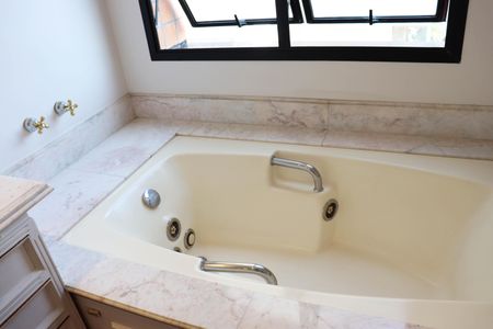 Apartamento à venda com 216m², 2 quartos e 3 vagasBanheira da Suíte master