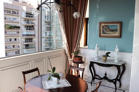 Apartamento à venda com 216m², 2 quartos e 3 vagasSala 2