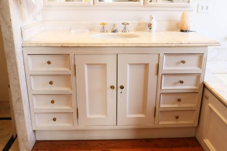 Apartamento à venda com 216m², 2 quartos e 3 vagasBanheiro da Suíte master