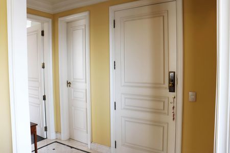 Apartamento à venda com 216m², 2 quartos e 3 vagasEntrada