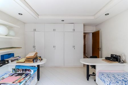Apartamento à venda com 243m², 4 quartos e 2 vagasQuarto 1