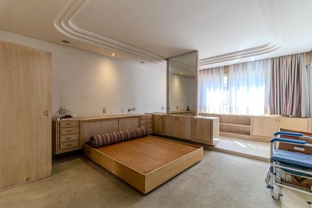 Apartamento à venda com 243m², 4 quartos e 2 vagasSuíte 1