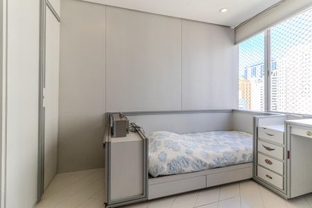 Apartamento à venda com 243m², 4 quartos e 2 vagasSuíte 2