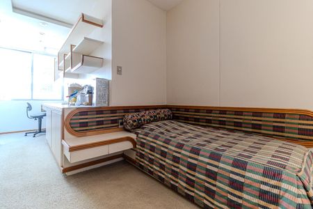 Apartamento à venda com 243m², 4 quartos e 2 vagasQuarto 2