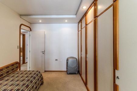 Apartamento à venda com 243m², 4 quartos e 2 vagasQuarto 2