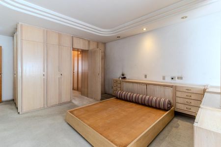 Apartamento à venda com 243m², 4 quartos e 2 vagasSuíte 1