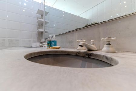 Apartamento à venda com 243m², 4 quartos e 2 vagasBanheiro Social