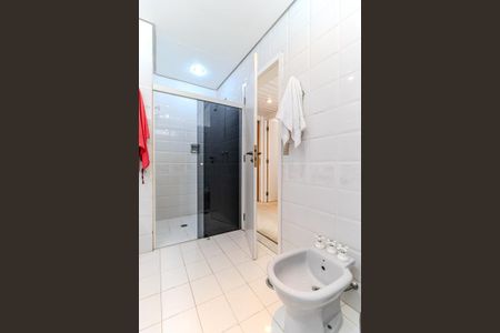 Apartamento à venda com 243m², 4 quartos e 2 vagasBanheiro Social