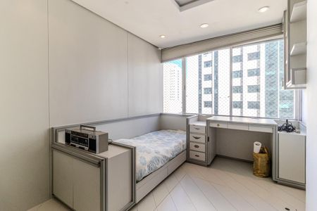 Apartamento à venda com 243m², 4 quartos e 2 vagasSuíte 2