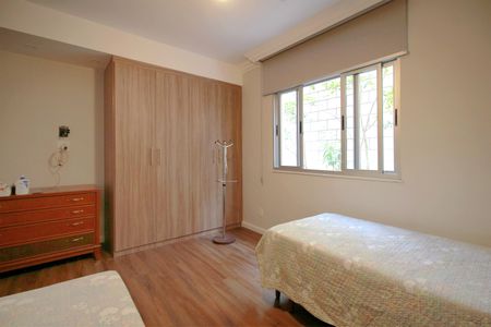 Apartamento à venda com 300m², 4 quartos e 2 vagasQuarto 2