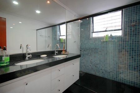 Apartamento à venda com 300m², 4 quartos e 2 vagasBanheiro Social