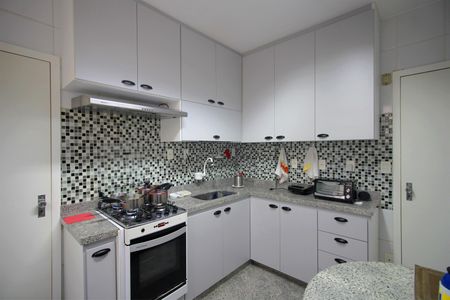 Apartamento à venda com 300m², 4 quartos e 2 vagasCozinha