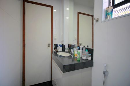 Apartamento à venda com 300m², 4 quartos e 2 vagasBanheiro da Suíte