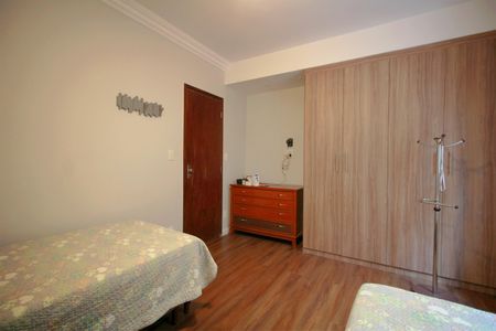 Apartamento à venda com 300m², 4 quartos e 2 vagasQuarto 2