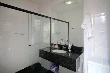 Apartamento à venda com 300m², 4 quartos e 2 vagasBanheiro 2