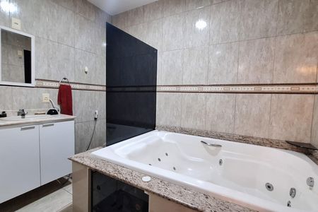 Casa para alugar com 420m², 3 quartos e 2 vagasBanheiro Suíte