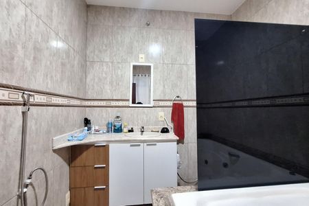 Casa para alugar com 420m², 3 quartos e 2 vagasBanheiro Suíte