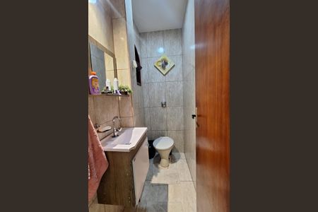 Casa para alugar com 420m², 3 quartos e 2 vagasBanheiro Social