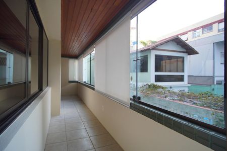 Apartamento para alugar com 240m², 3 quartos e 1 vagaVaranda