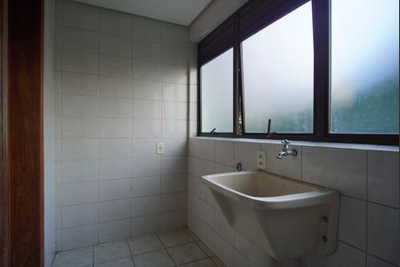 Apartamento para alugar com 240m², 3 quartos e 1 vagaÁrea de serviço