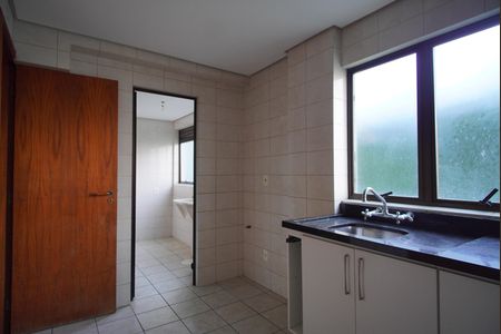 Apartamento para alugar com 240m², 3 quartos e 1 vagaCozinha