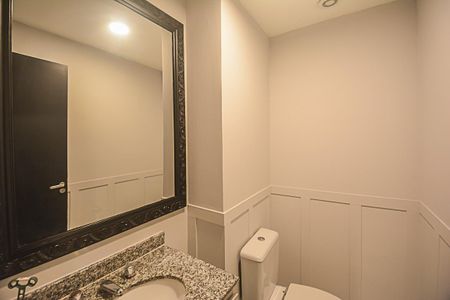 Apartamento à venda com 73m², 2 quartos e 1 vaga Apartamento à venda com 73m², 2 quartos e 1 vagaBanheiro