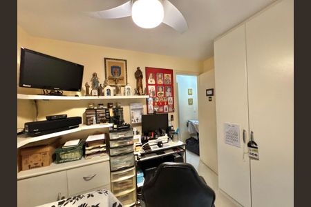 Apartamento à venda com 90m², 3 quartos e 2 vagas Apartamento à venda com 90m², 3 quartos e 2 vagasQuarto 2