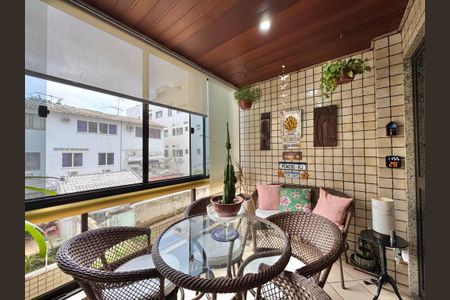 Apartamento à venda com 90m², 3 quartos e 2 vagas Apartamento à venda com 90m², 3 quartos e 2 vagasVaranda