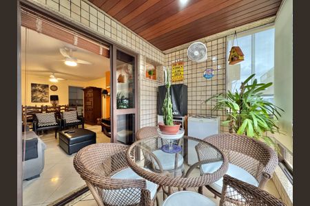 Apartamento à venda com 90m², 3 quartos e 2 vagas Apartamento à venda com 90m², 3 quartos e 2 vagasVaranda