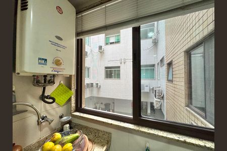 Apartamento à venda com 90m², 3 quartos e 2 vagas Apartamento à venda com 90m², 3 quartos e 2 vagasCozinha e Área de Serviço
