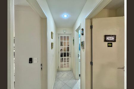 Apartamento à venda com 90m², 3 quartos e 2 vagas Apartamento à venda com 90m², 3 quartos e 2 vagasCorredor