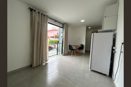 Sala / Cozinha  de apartamento para alugar com 1 quarto, 30m² em Rio Tavares, Florianópolis