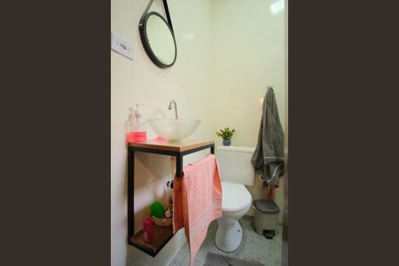 Casa de condomínio à venda com 58m², 2 quartos e 1 vagaBanheiro da Suíte