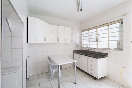Casa à venda com 88m², 3 quartos e 2 vagas Casa à venda com 88m², 3 quartos e 2 vagasCozinha