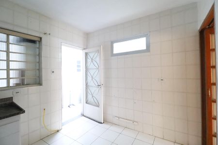 Casa à venda com 88m², 3 quartos e 2 vagas Casa à venda com 88m², 3 quartos e 2 vagasCozinha