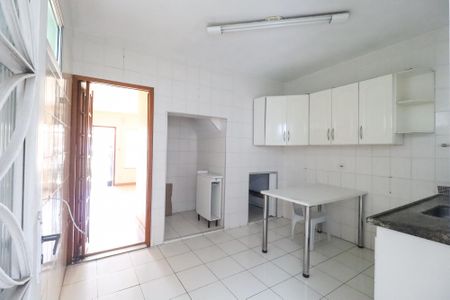 Casa à venda com 88m², 3 quartos e 2 vagas Casa à venda com 88m², 3 quartos e 2 vagasCozinha