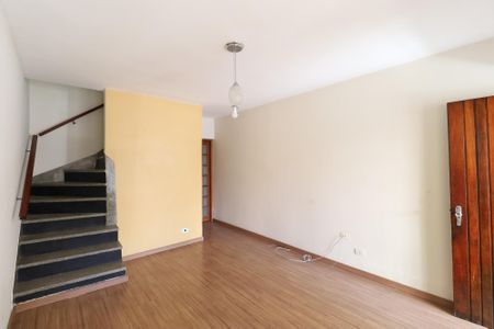 Casa à venda com 88m², 3 quartos e 2 vagas Casa à venda com 88m², 3 quartos e 2 vagasSala
