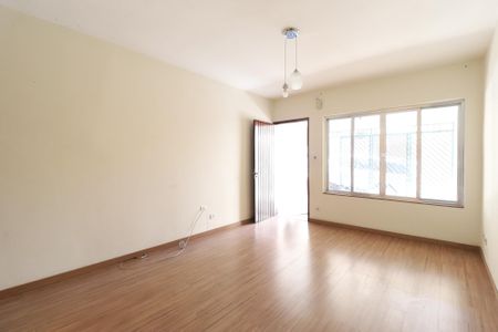 Casa à venda com 88m², 3 quartos e 2 vagas Casa à venda com 88m², 3 quartos e 2 vagasSala