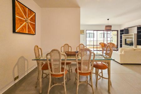 Apartamento para alugar com 236m², 3 quartos e 2 vagas Apartamento para alugar com 236m², 3 quartos e 2 vagasSala