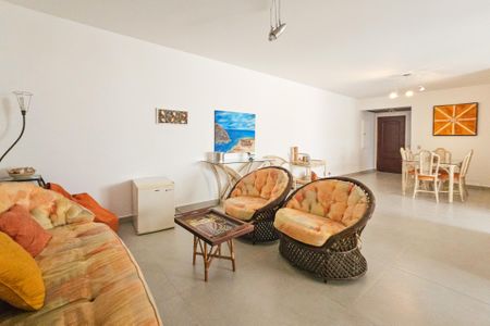 Apartamento para alugar com 236m², 3 quartos e 2 vagas Apartamento para alugar com 236m², 3 quartos e 2 vagasSala