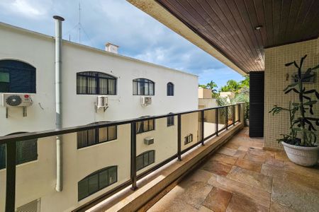 Apartamento para alugar com 236m², 3 quartos e 2 vagas Apartamento para alugar com 236m², 3 quartos e 2 vagasVaranda - Sala