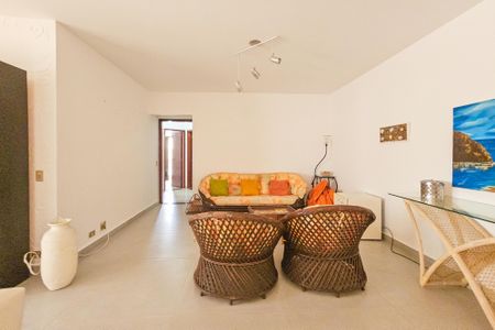 Apartamento para alugar com 236m², 3 quartos e 2 vagas Apartamento para alugar com 236m², 3 quartos e 2 vagasSala