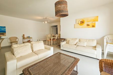 Apartamento para alugar com 236m², 3 quartos e 2 vagas Apartamento para alugar com 236m², 3 quartos e 2 vagasSala