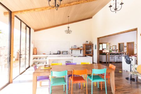 Casa de condomínio à venda com 400m², 4 quartos e 2 vagasCozinha gourmet